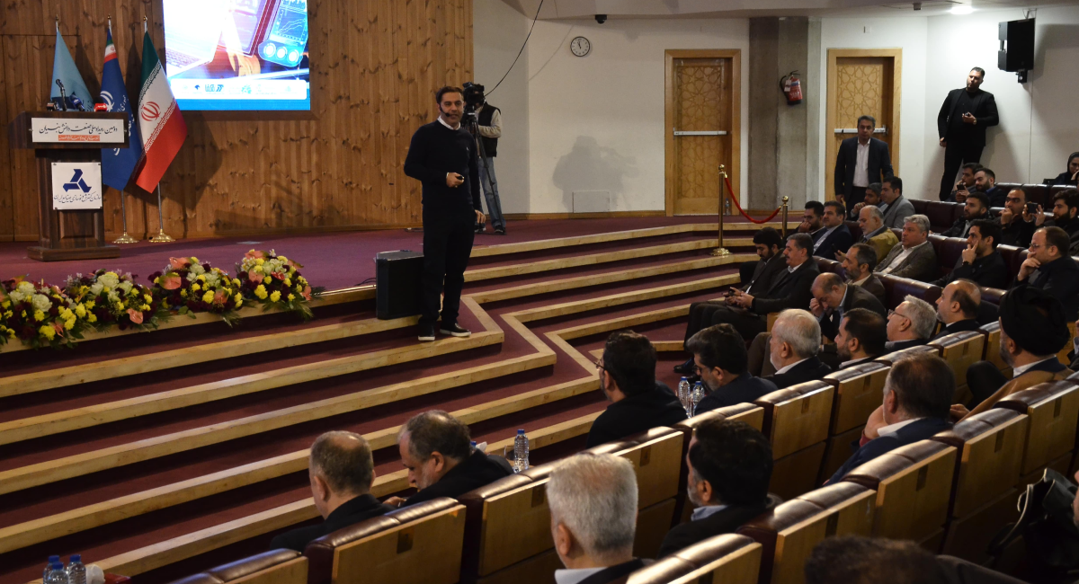 ارائه‌ی محمدمهدی شیران در دومین رویداد ملی صنعت دانش‌بنیان